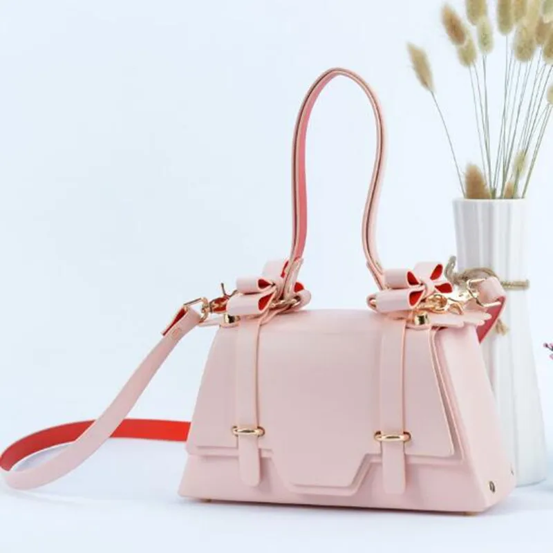 Luxury Bags In Japan - กระเป๋าสะพายข้างผู้หญิงสไตล์เกาหลี ดีไซน์หรูหรา คลาสสิกใหม่ สีชมพู ทรงสี่เหลี่ยมเล็ก ประดับโบว์