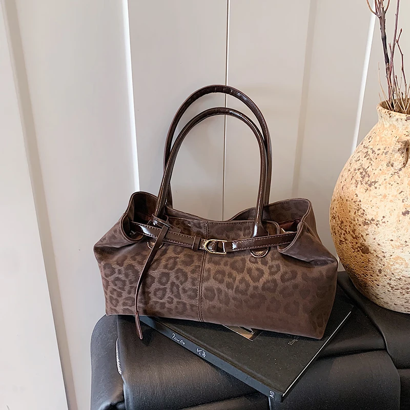 Luxury Bags For Women Sale - กระเป๋าสะพายไหล่ลายเสือดาวสำหรับผู้หญิง รุ่นเยาว์หวาน ปี 2026 ขายดี ความจุเยอะ