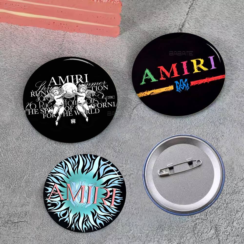 เข็มกลัดโลหะดีไซน์หรูหรา A-Ami - Luxury Bags In Japan บทวิจารณ์และราคา