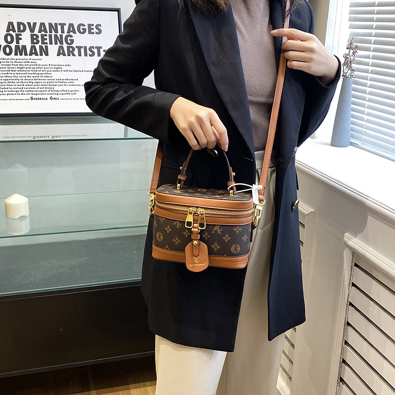 กระเป๋าถือกล่องใส่กระเป๋าพิมพ์ - Luxury Bags Louis Vuitton บทวิจารณ์และราคา