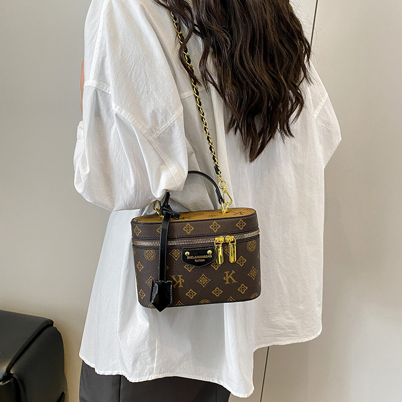กระเป๋าทรงกล่องลายโมโนแกรมสไตล - Luxury Bags Louis Vuitton บทวิจารณ์และราคา